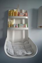 ByBo wandcommode met luierdispenser, Minder dan 75 cm, 50 tot 70 cm, Ophalen of Verzenden, Zo goed als nieuw