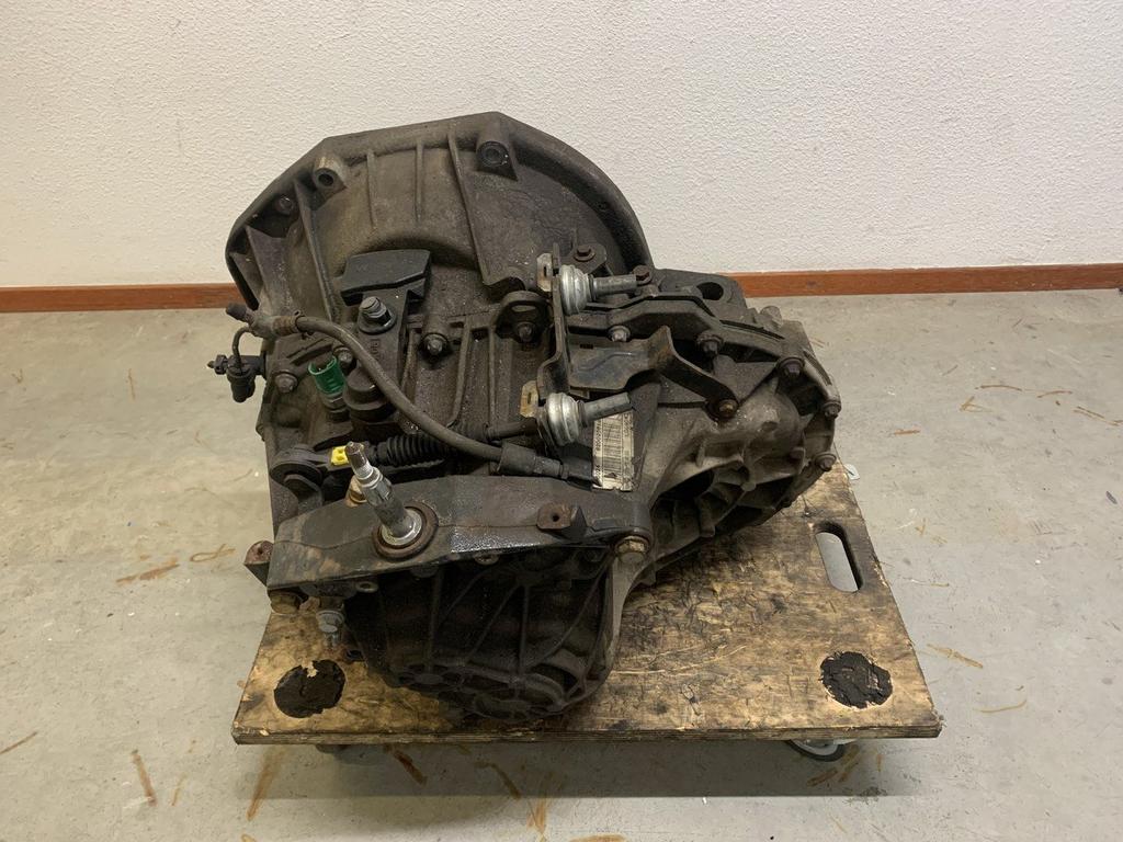 versnellingsbak vivaro trafic 2007-2012 2.0cdti 6-bak PF6024, Auto-onderdelen, Transmissie en Toebehoren, Gebruikt, -, -, Ophalen of Verzenden