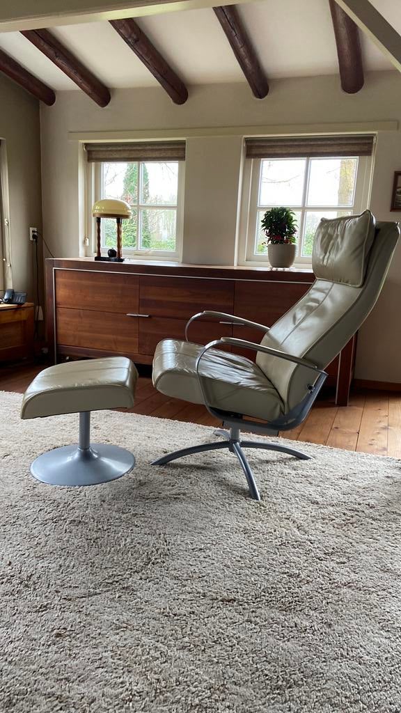 Anderssons relaxfauteuil met hocker, Huis en Inrichting, Fauteuils, Ophalen, Gebruikt, 75 tot 100 cm, 50 tot 75 cm