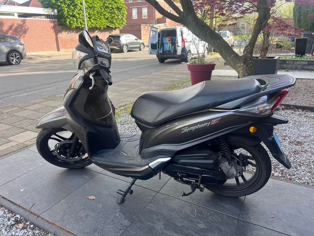 Sym Symphony ST Snorfiets - Zo goed als nieuw, Fietsen en Brommers, Snorfietsen en Snorscooters, Ophalen, Zo goed als nieuw, Benzine