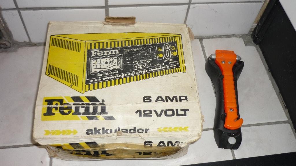auto accu oplader eventueel met lifehammer, Ophalen of Verzenden, Gebruikt