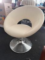 fauteuil – Wit – Moderne stoel, Huis en Inrichting, Fauteuils, Ophalen, Zo goed als nieuw, 50 tot 75 cm