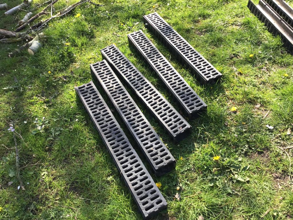 Afwateringsgoten, lijngoten, kunststof, Ophalen, Zo goed als nieuw, Kunststof