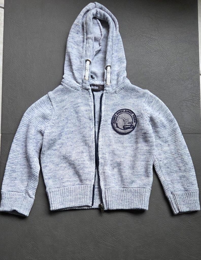 Grijs vestje met rits en capuchon voor baby  Merk: Bel & Bo, Kinderen en Baby's, Babykleding | Maat 74, Ophalen of Verzenden, Zo goed als nieuw