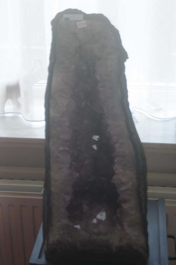 Klassiek van vorm. Amethyst Kristalkathedraal van 43,55 Kilo, Verzamelen, Mineralen en Fossielen, Ophalen, Schelp(en)