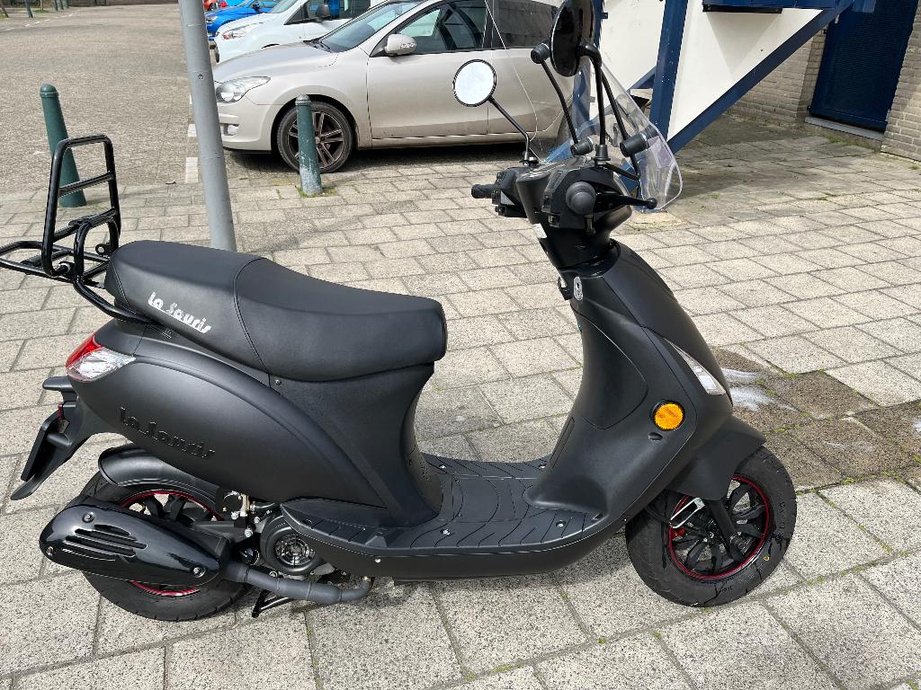 Scooter, Fietsen en Brommers, Scooters | Overige merken, Zo goed als nieuw, Maximaal 45 km/u, Benzine, Ophalen