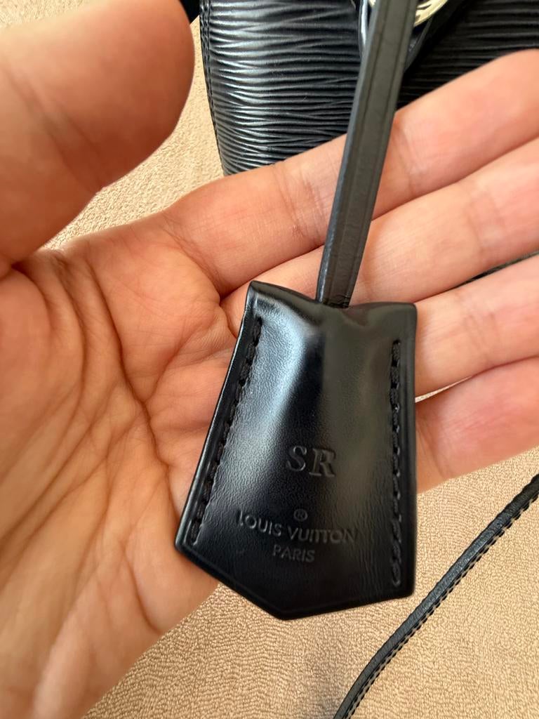 Louis Vuitton Alma BB Noir - Zo goed als nieuw, Ophalen of Verzenden, Zo goed als nieuw, Zwart, Handtas