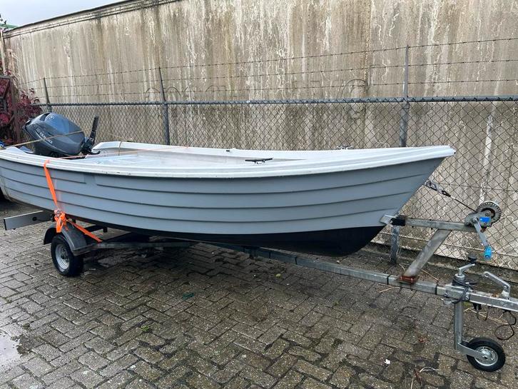 polyester boot met buitenboordmotor en trailer, Watersport en Boten, Motorboten en Motorjachten, Gebruikt, Polyester, Tot 6 meter