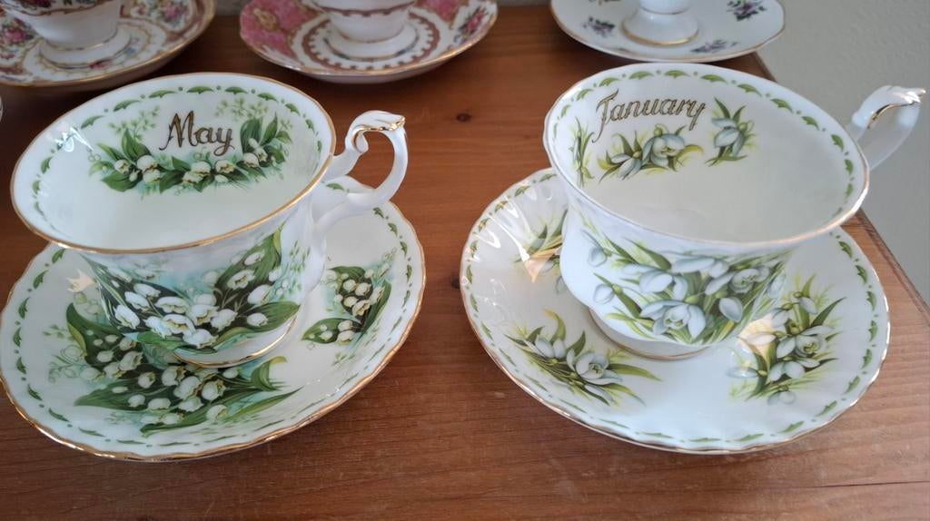 Royal Albert Flower of the Month., Ophalen