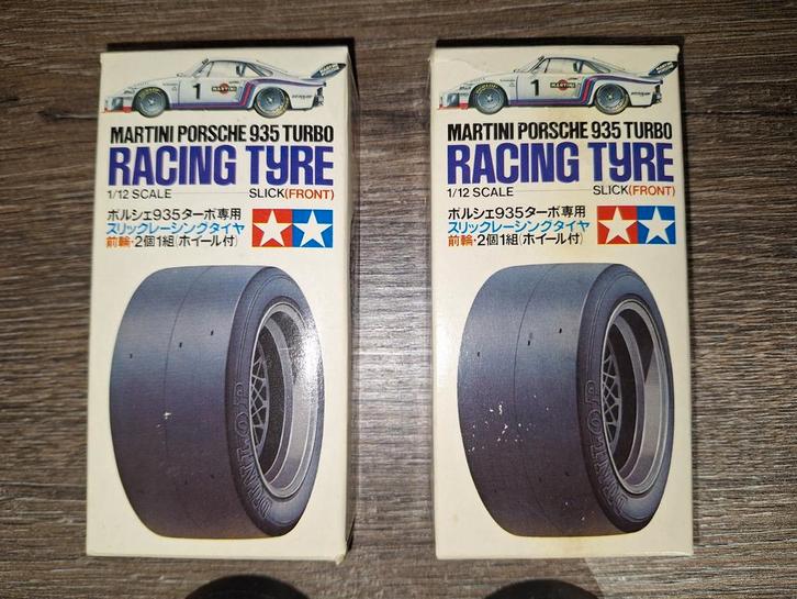 Tamiya 1/12 Porsche 935 Martini slick racing tyres –4 banden, Hobby en Vrije tijd, Modelbouw | Auto's en Voertuigen, Gebruikt