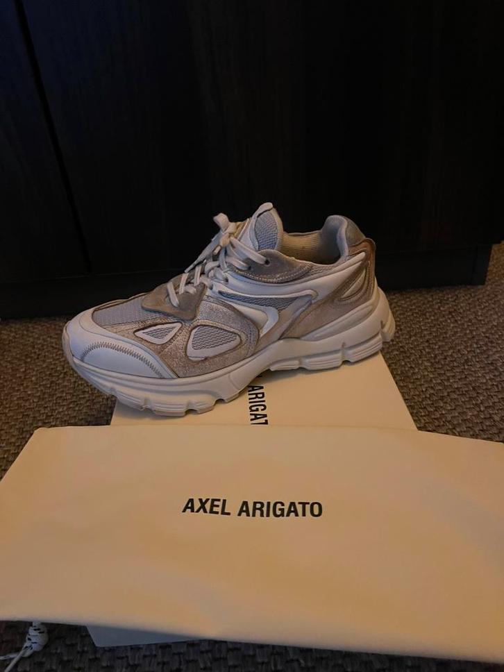 Sneaker van Axel arigato maat 39, Kleding | Dames, Schoenen, Zo goed als nieuw, Sneakers of Gympen, Beige, Ophalen of Verzenden