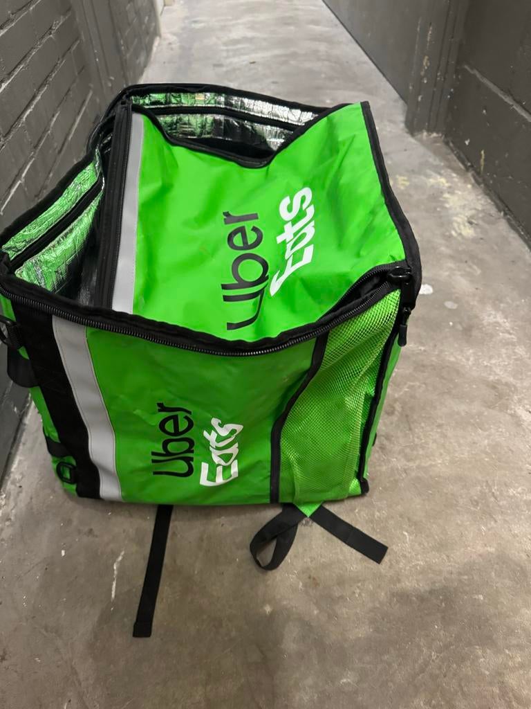 Uber Eats bezorgtas / delivery backpack - Zo goed als nieuw, Fietsen en Brommers, Fietsaccessoires | Fietstassen, Zo goed als nieuw