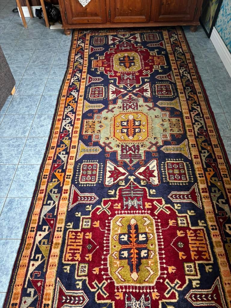 Vloerkleed oudje 335x125 cm voor maar 75 euro vandaag, Huis en Inrichting, 100 tot 150 cm, Zwart, 200 cm of meer, Ophalen of Verzenden