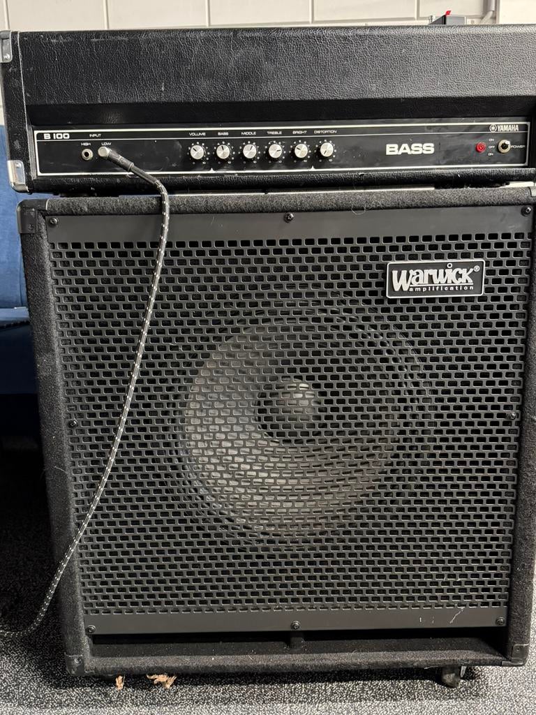 Yamaha b100 top met 15” cabinet, Ophalen, Gebruikt, Basgitaar, 100 watt of meer