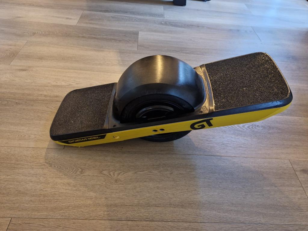 Onewheel GT - Goede staat, weinig km's plus veel extra's, Sport en Fitness, Skateboarden, Ophalen, Zo goed als nieuw, Overige typen