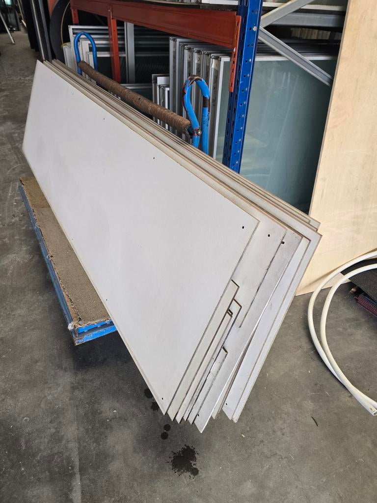 Witte Trespa stroken 8mm, 255cm lang, Doe-het-zelf en Verbouw, Platen en Panelen, Ophalen of Verzenden