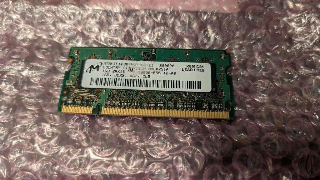 1GB DDR2 RAM Geheugenmodule - MT8HTF12864HDY-667E1, Computers en Software, Ophalen of Verzenden, DDR2, Laptop, Gebruikt