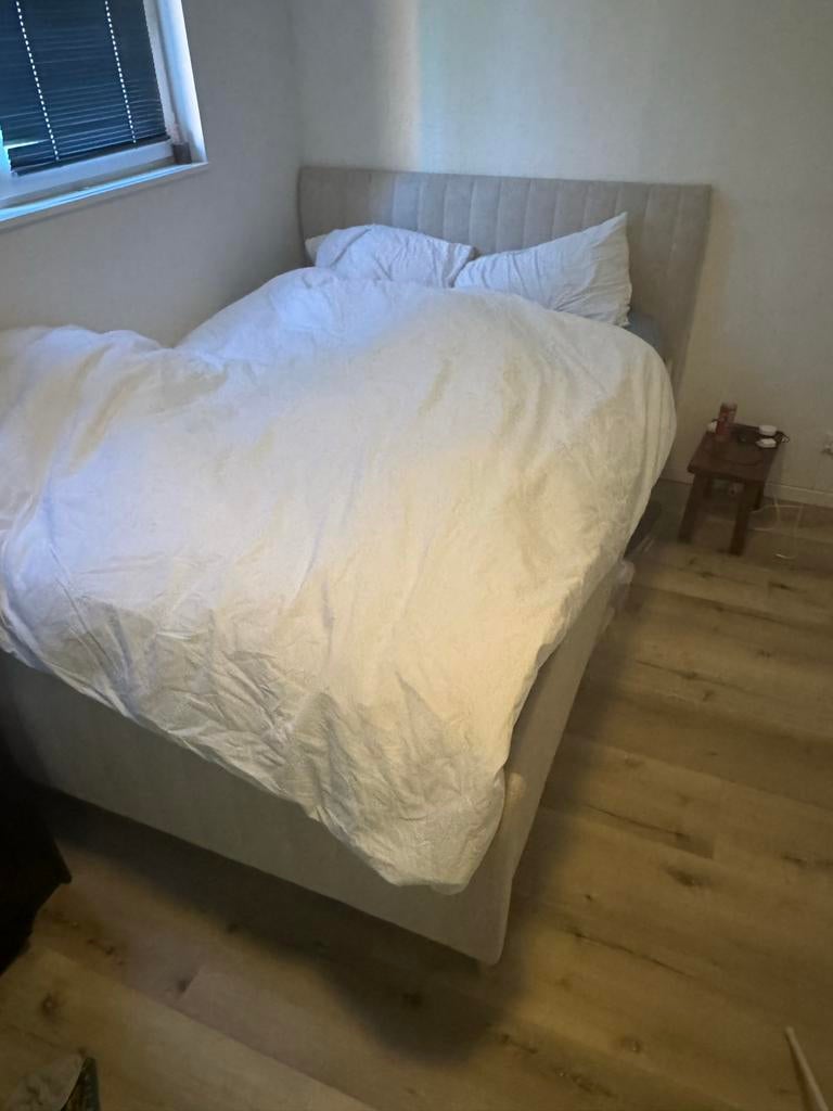 Bed Lieke van Leen Bakker, Ophalen, Gebruikt, Beige, Tweepersoons
