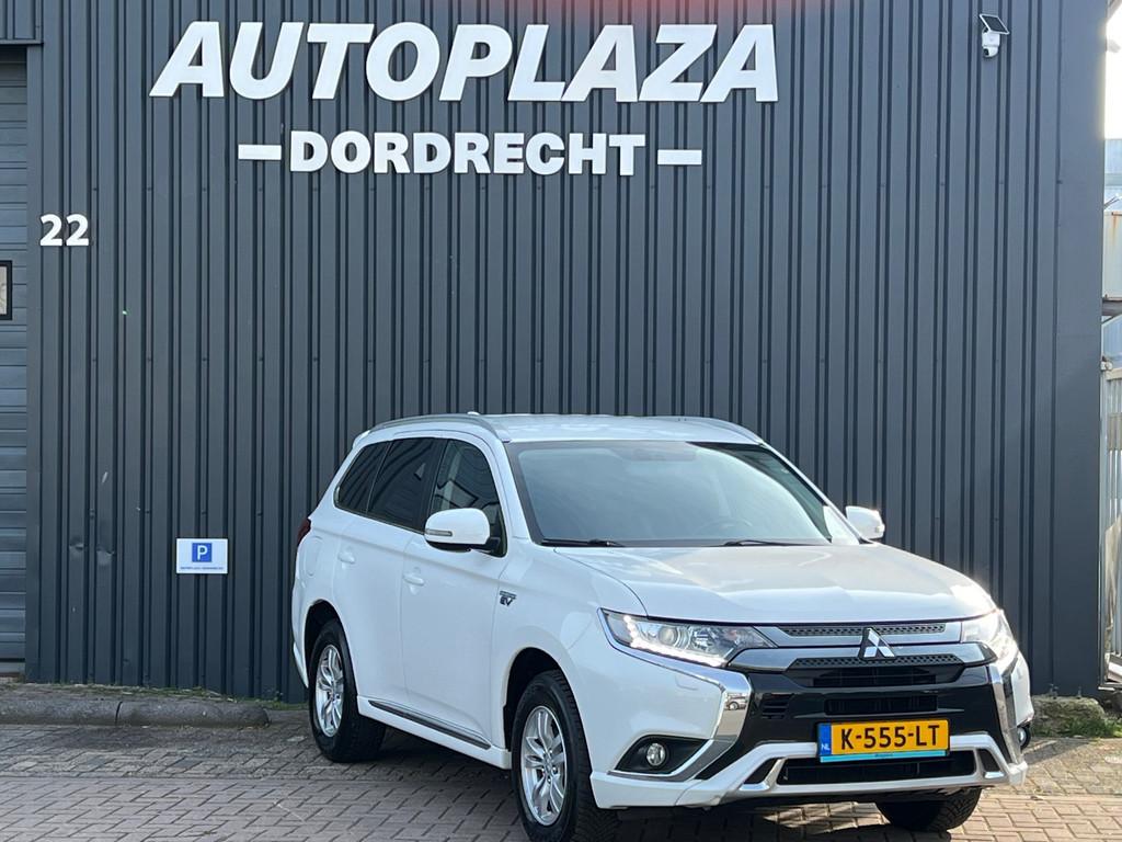 Mitsubishi Outlander 2.4 PHEV Pure TREKHAAK |APPLE CARPLAY |, Auto's, Mitsubishi, Automaat, 4 cilinders, 1865 kg, Bedrijf
