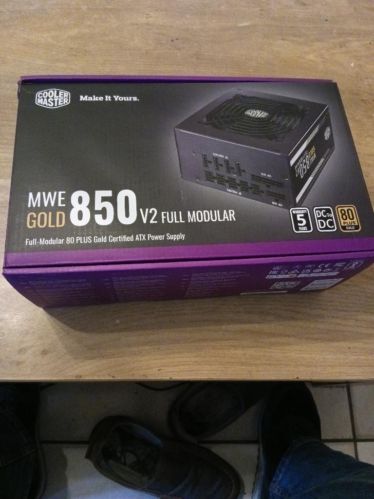 Nieuwe 850 watt voeding, Ophalen of Verzenden, Nieuw