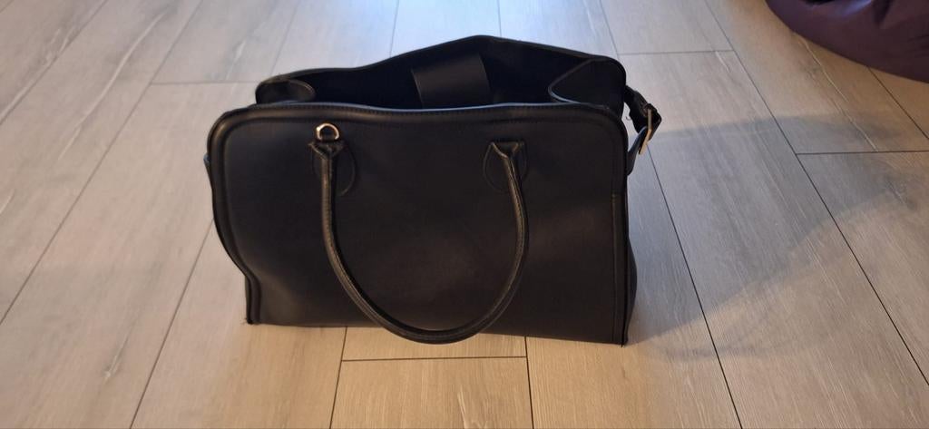 Zwarte en rode schoudertasjes, Sieraden, Tassen en Uiterlijk, Tassen | Damestassen, Ophalen of Verzenden