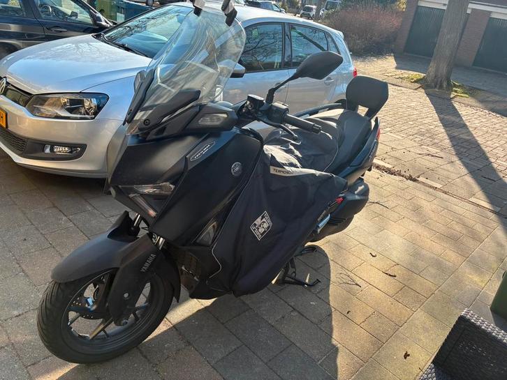 Yamaha x max 2024 met 2249 km, Fietsen en Brommers, Brommeronderdelen | Scooters, Zo goed als nieuw, Yamaha, Uitlaat, Ophalen of Verzenden