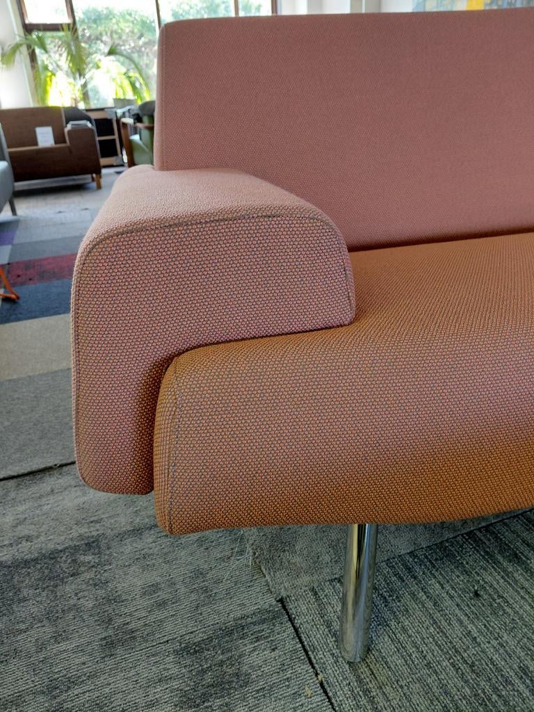 Cloak Sky met hocker | 3,5 zits | Roze | Wol, Gebruikt, Info@andriesign.nl, Driepersoons, 75 tot 100 cm