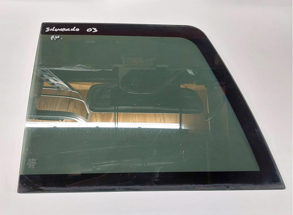 Chevrolet Silverado achterruit delen 1999-2007, Gebruikt, Info@gm.com, Chevrolet, Ophalen of Verzenden