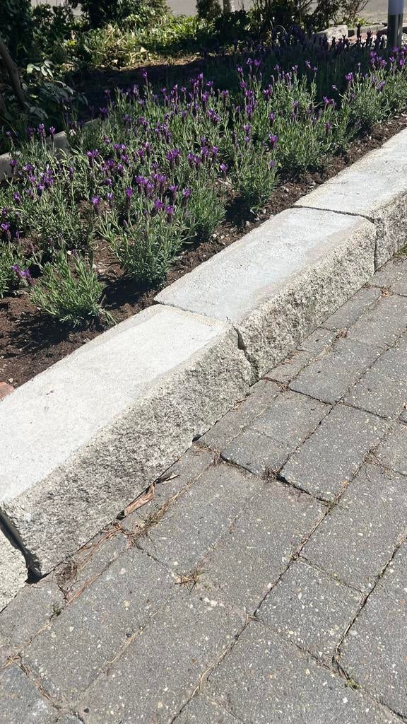 Natuurstenen borders /palisades/ kantsteen +- 50 x 24 x 15, Tuin en Terras, Bielzen en Borders, Gebruikt, Border, Natuursteen