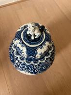 Prachtige Delfts blauwe vaas met deksel en leeuw, Antiek en Kunst, Antiek | Vazen, Ophalen