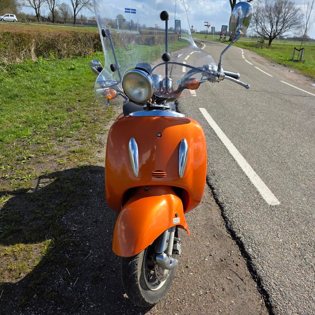 Oranje retro scooter, Ophalen, Gebruikt, Overige modellen, Maximaal 45 km/u