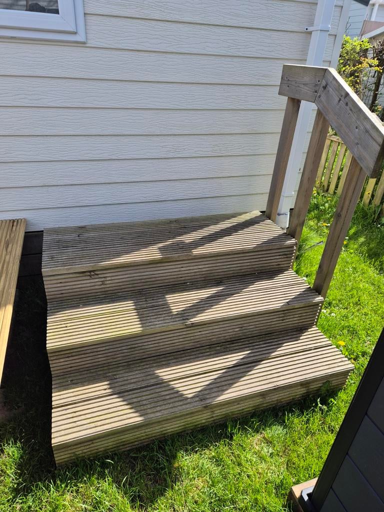 Houten caravan opstap 1 met leuning en 1 zonder leuning, Ophalen, Gebruikt