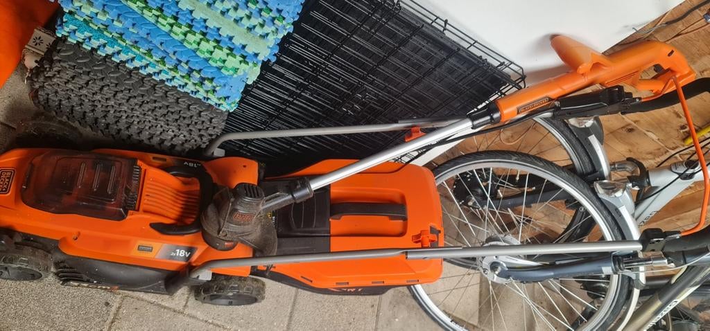 Black en decker grasmaaier en kantjemaaier op accu, Ophalen, Gebruikt