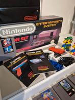 Nintendo Nes Entertainment System in doos met spellen, Ophalen of Verzenden, Zo goed als nieuw, Met 2 controllers, Met zapper/pistool