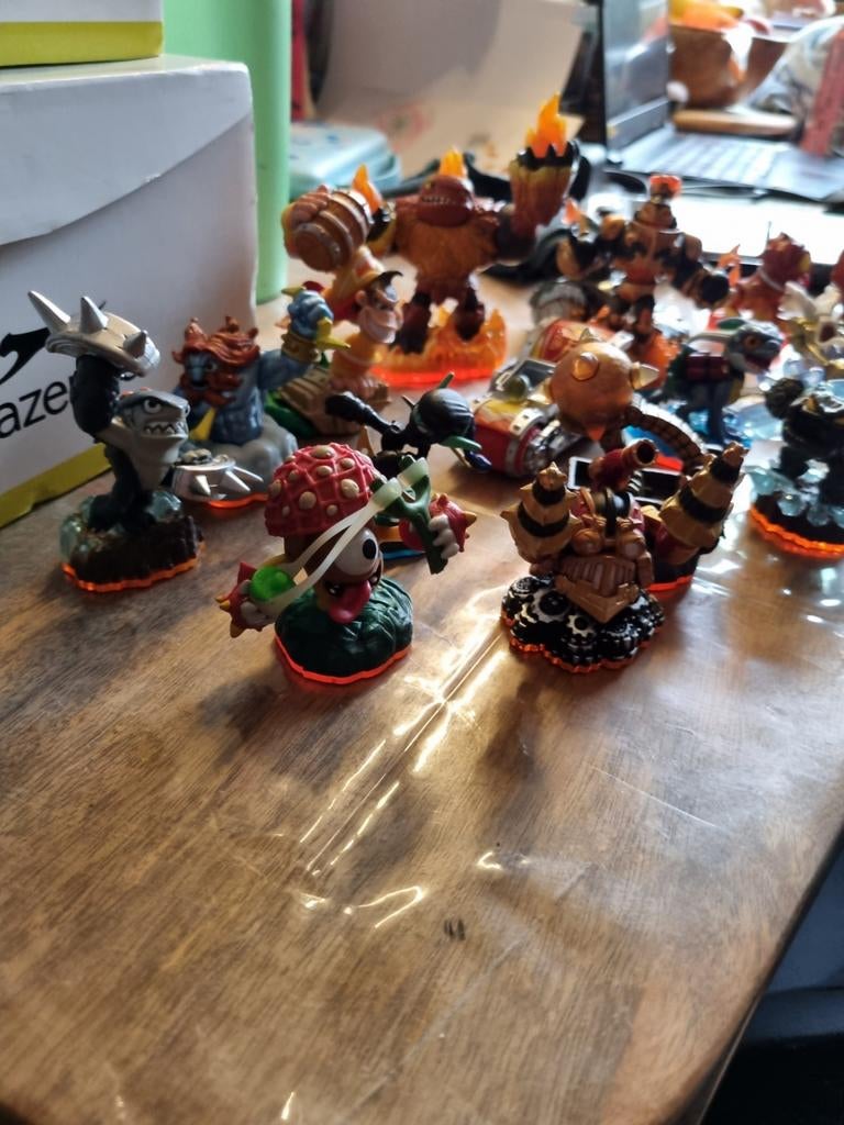 16 Skylanders poppetjes - Diverse figuren en voertuigen, Spelcomputers en Games, Ophalen of Verzenden, Gebruikt
