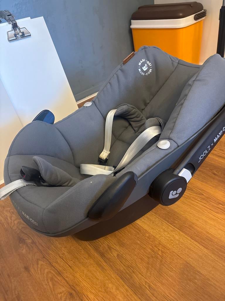Maxi-Cosi autostoel met Isofix base en adapters, Kinderen en Baby's, Autostoeltjes, Ophalen, Autogordel of Isofix, Gebruikt, Zijbescherming