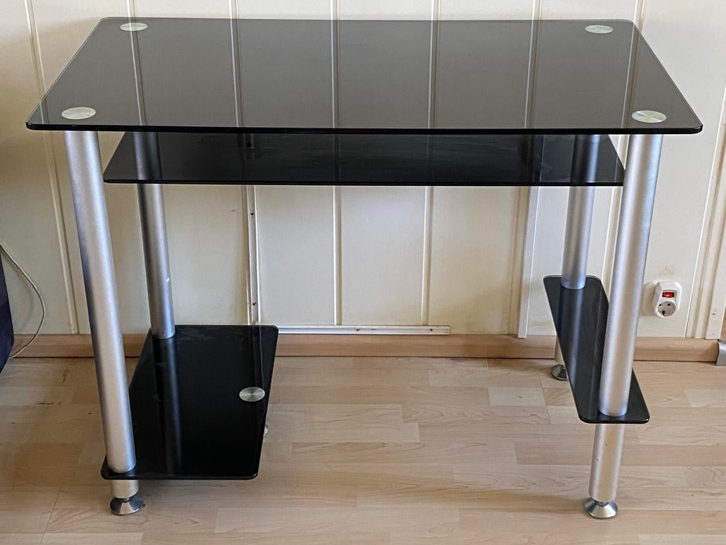 Te koop: zwart glazen computermeubel met stalen poten, Ophalen, Zo goed als nieuw, Glas, Modern