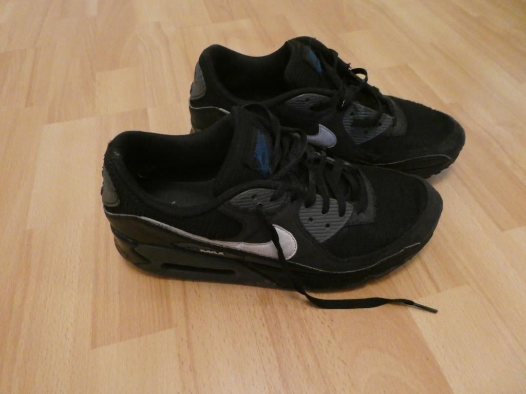 Nike air max 90 zwart maat 44 flink gedragen, Kleding | Heren, Schoenen, Zwart, Nike Air Max 90, Ophalen of Verzenden, Sneakers of Gympen