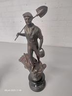 mooi beeld op voet., Antiek en Kunst, Ophalen of Verzenden