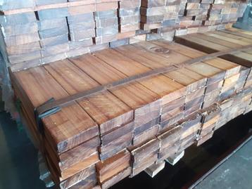 Partij 24.85m2 Hardhout open gevelbekleding 21x70mm  beschikbaar voor biedingen