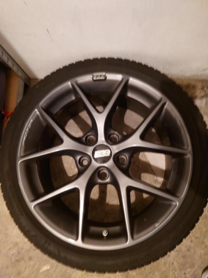 BBS SR Matt Grey 18inch velgenset met lichte stoeprandschade, Auto-onderdelen, Banden en Velgen, Velg(en), Zomerbanden, 18 inch
