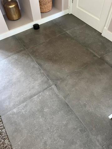 7m2 80x80 tegels grijs beschikbaar voor biedingen