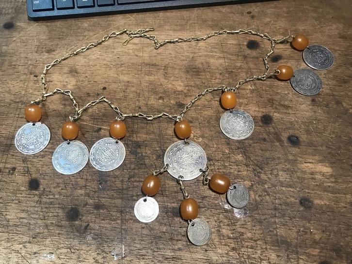 Antieke Ottomaanse Halsketting met Munten & Amber, Sieraden, Tassen en Uiterlijk, Antieke sieraden, Ketting, Overige materialen
