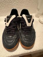 Zaalvoetbalschoenen Nike Tempo, Maat XS of kleiner, Ophalen of Verzenden, Zo goed als nieuw, Schoenen