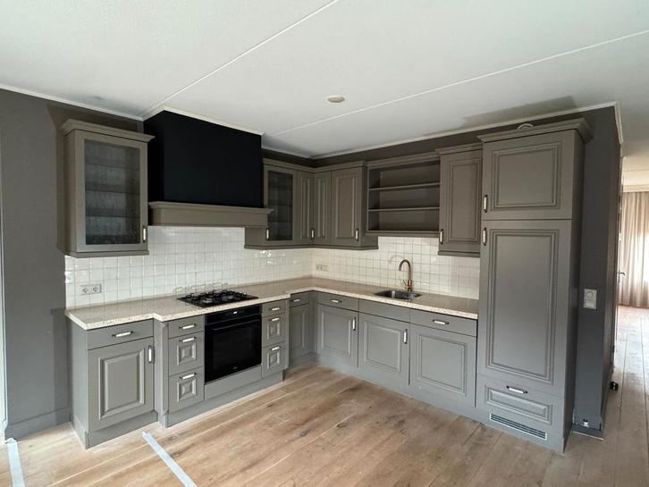 Mooie Hoekkeuken - Grijs, Huis en Inrichting, Keuken | Complete keukens, Gebruikt, Hoekkeuken, Grijs, Composiet, Ophalen