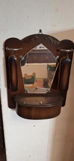 Oude antieke spiegel met kledingborstel en kastje, Antiek en Kunst, Ophalen of Verzenden