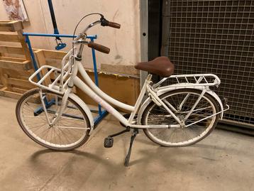 Witte Cortina Damesfiets - opknapper beschikbaar voor biedingen
