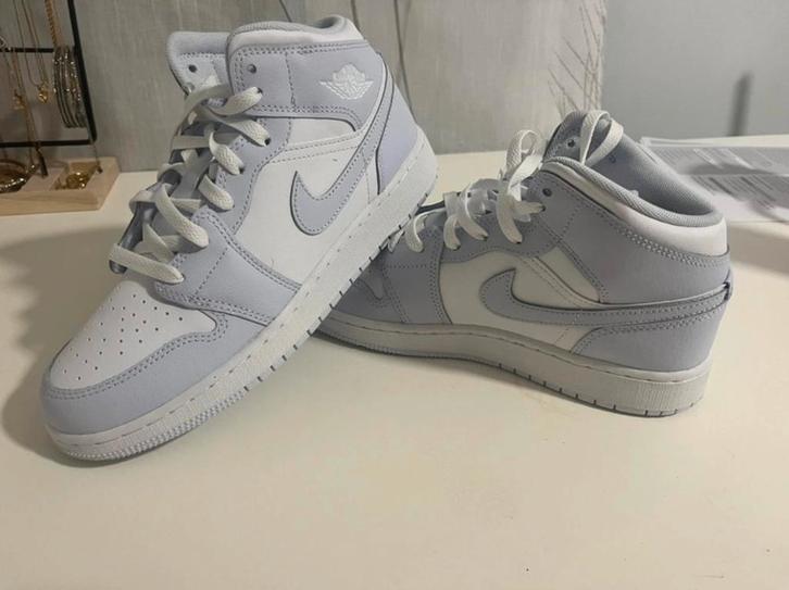 Nike Air Jordan 1 Mid Cobalt Bliss, Kleding | Dames, Schoenen, Nieuw, Sneakers of Gympen, Overige kleuren, Ophalen of Verzenden