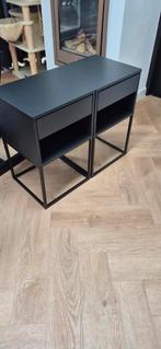 2 IKEA Vikhammer nachtkastjes, Ophalen, Gebruikt, Hout, 55 tot 70 cm