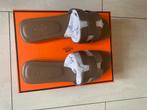 Hermes slippers etoupe, Kleding | Dames, Schoenen, Ophalen of Verzenden, Zo goed als nieuw